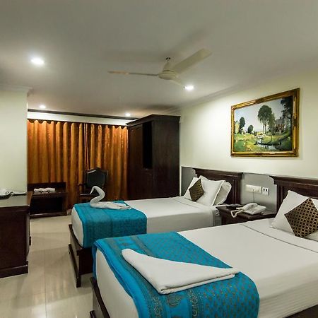 Capital O Hotel Central Park Near Birla Mandir Haidarábád Kültér fotó