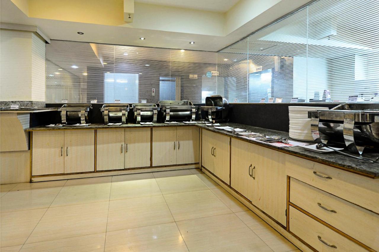 Capital O Hotel Central Park Near Birla Mandir Haidarábád Kültér fotó