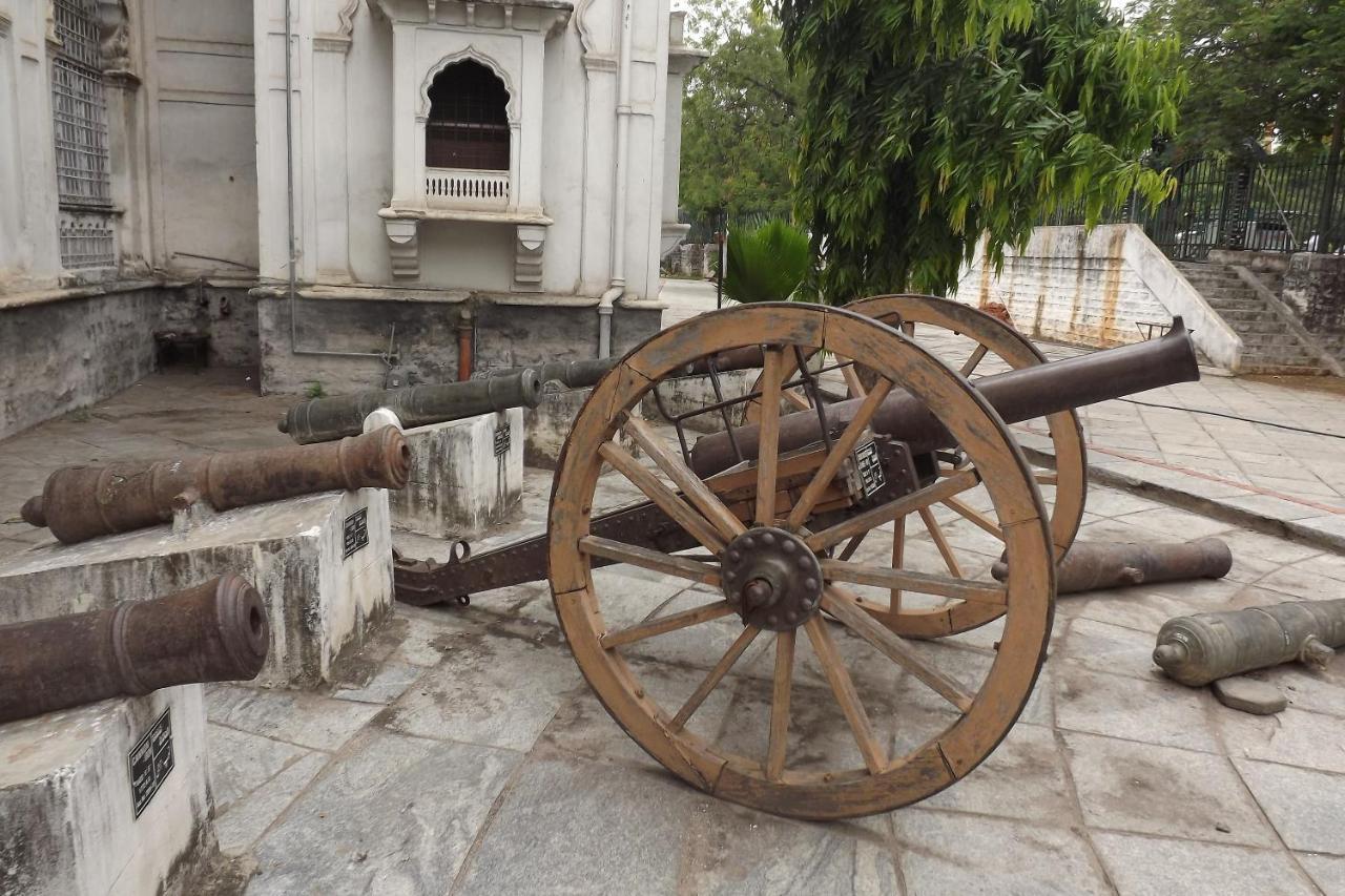 Capital O Hotel Central Park Near Birla Mandir Haidarábád Kültér fotó