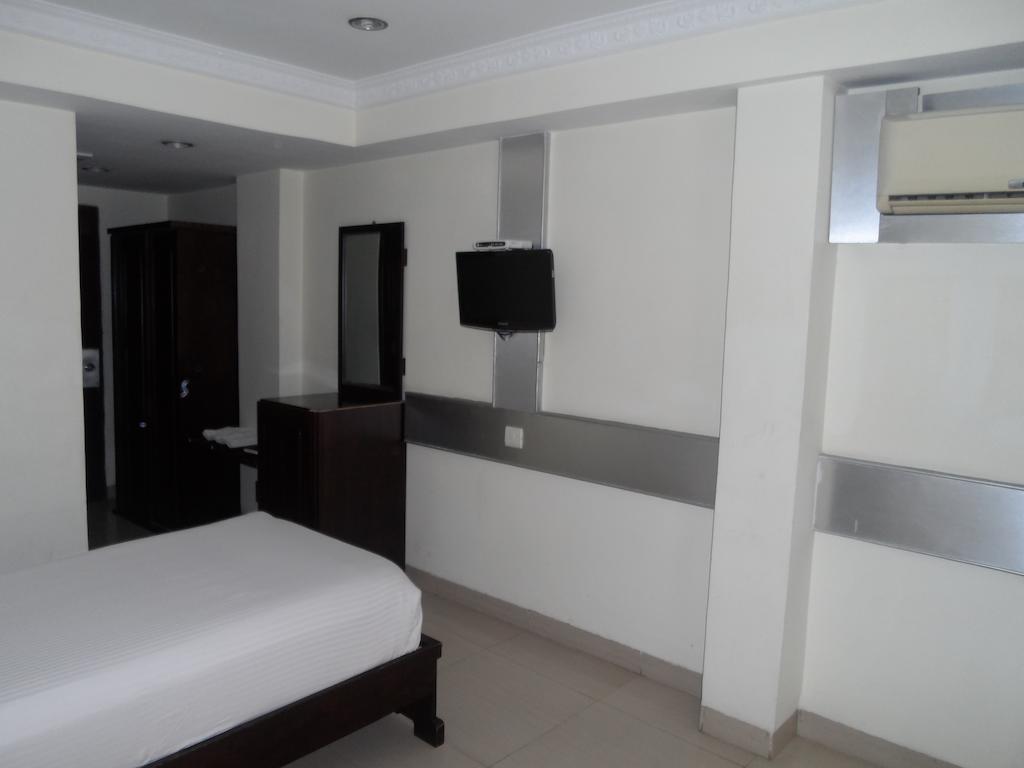 Capital O Hotel Central Park Near Birla Mandir Haidarábád Kültér fotó