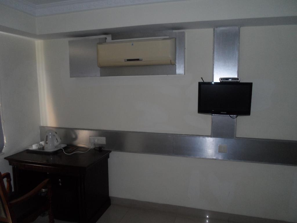 Capital O Hotel Central Park Near Birla Mandir Haidarábád Kültér fotó